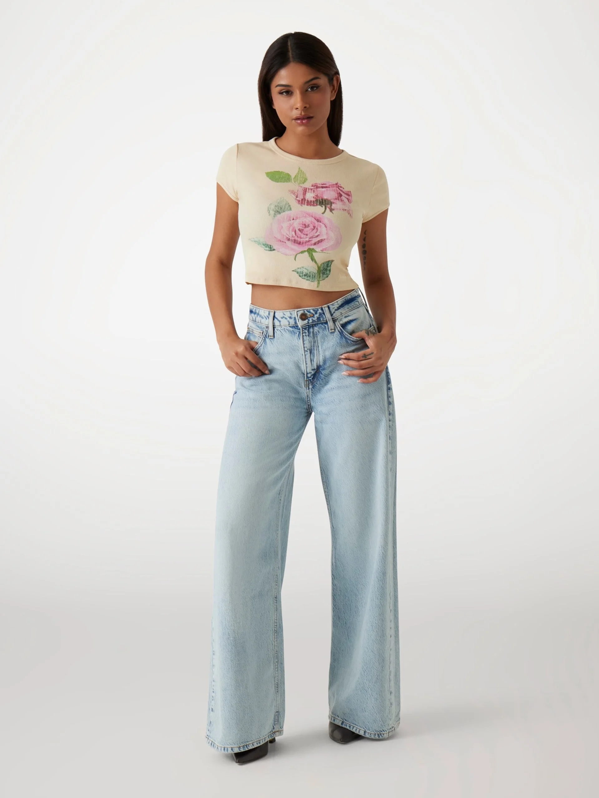 GUESS WOMAN Áo Thun Nữ - Ss Vintage Rose Fitted Rib Tee