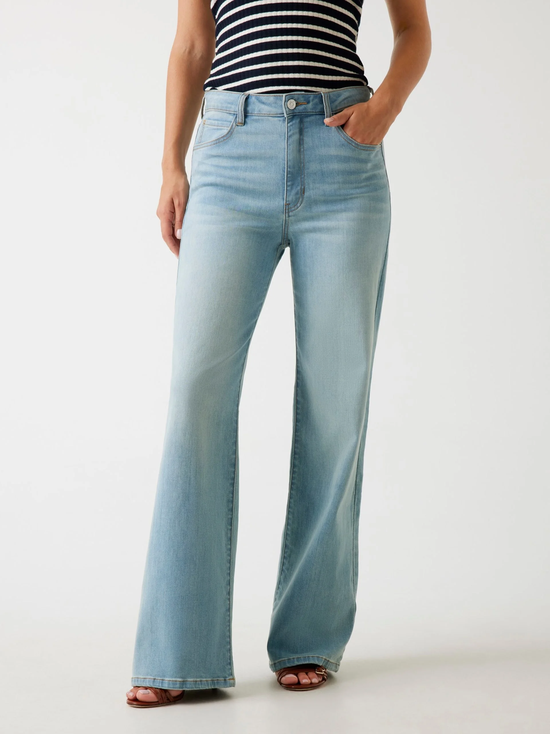 GUESS WOMAN Quần Jeans Nữ - Wide Leg