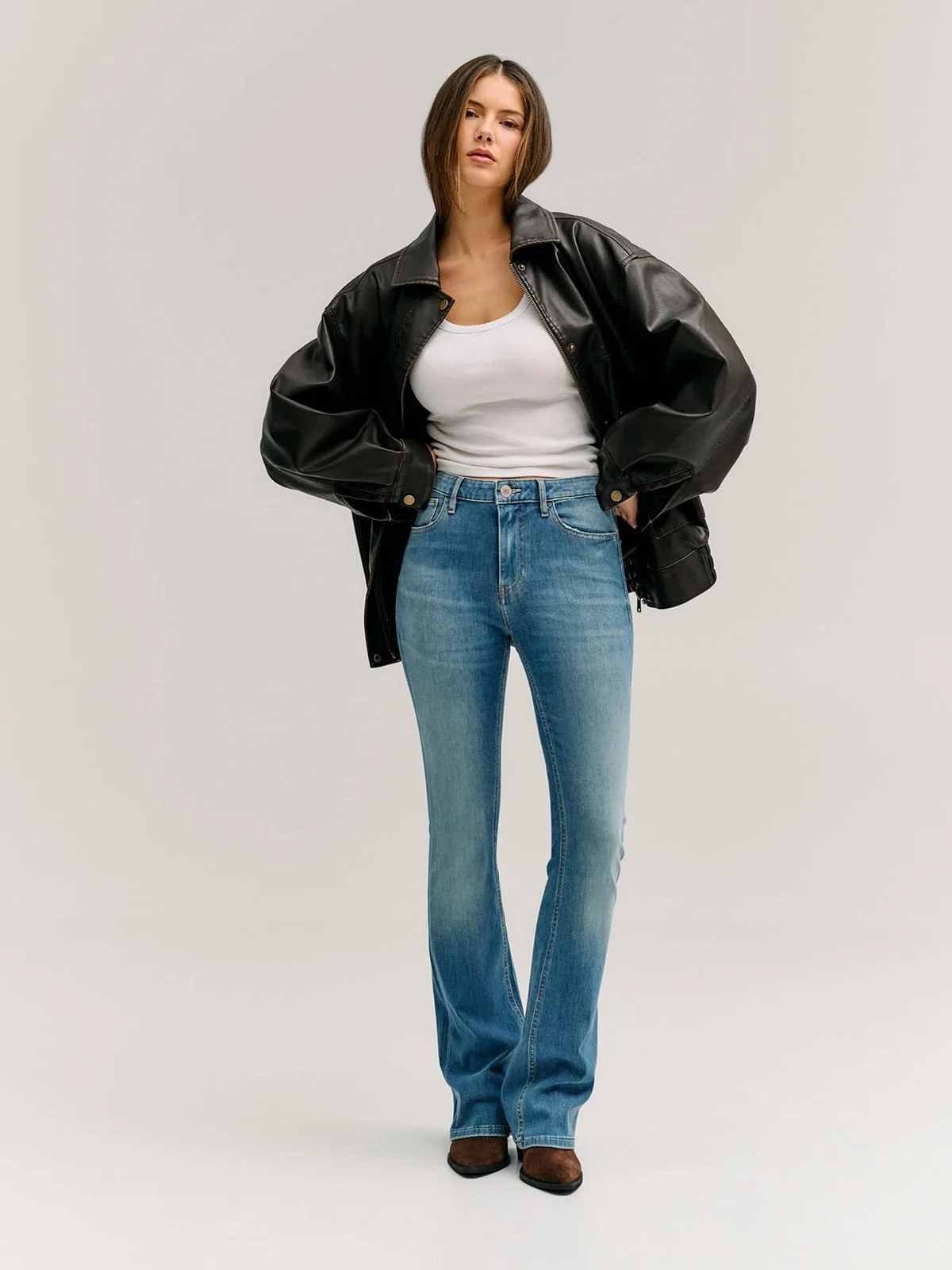 GUESS WOMAN Quần Dài Jeans Nữ - Sexy Flare