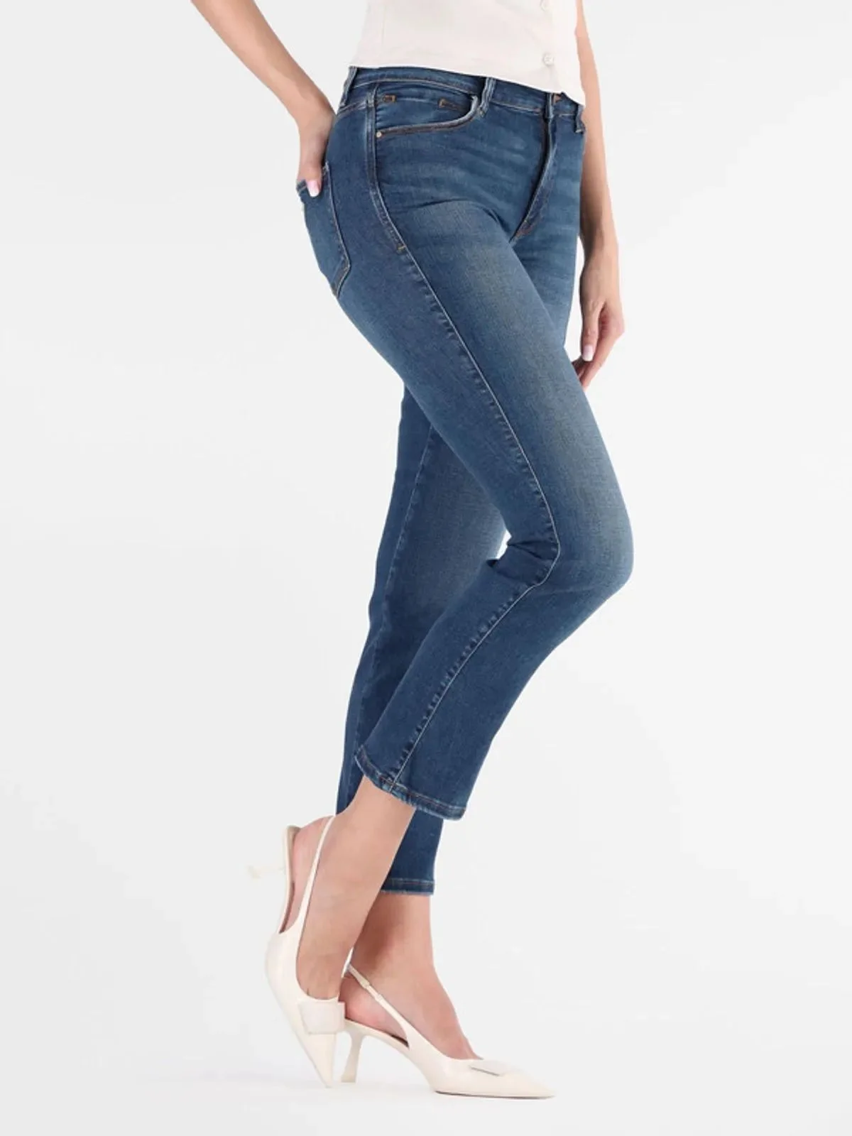 GUESS WOMAN Quần Dài Jeans Nữ - Sexy Straight