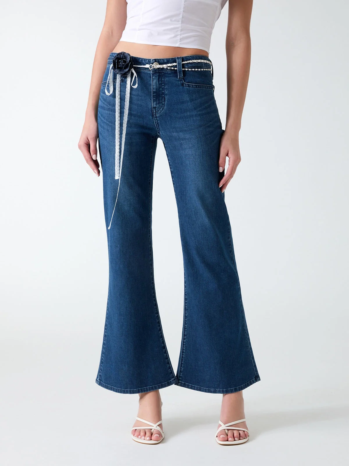 GUESS WOMAN Quần Dài Jeans Nữ - Ladies Denim Pants