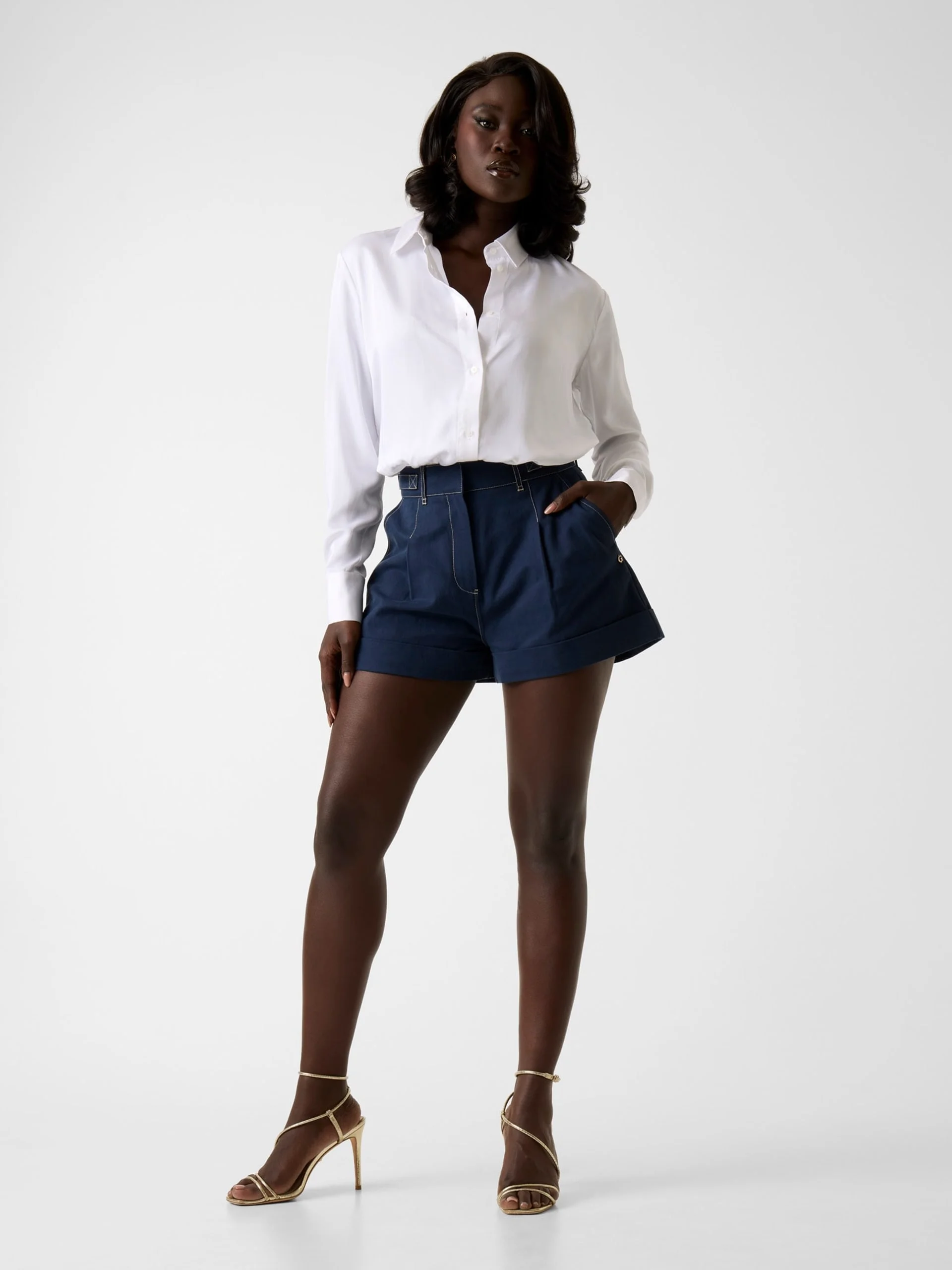 GUESS WOMAN Quần Ngắn Nữ - Coreline Contrast Stitchings S