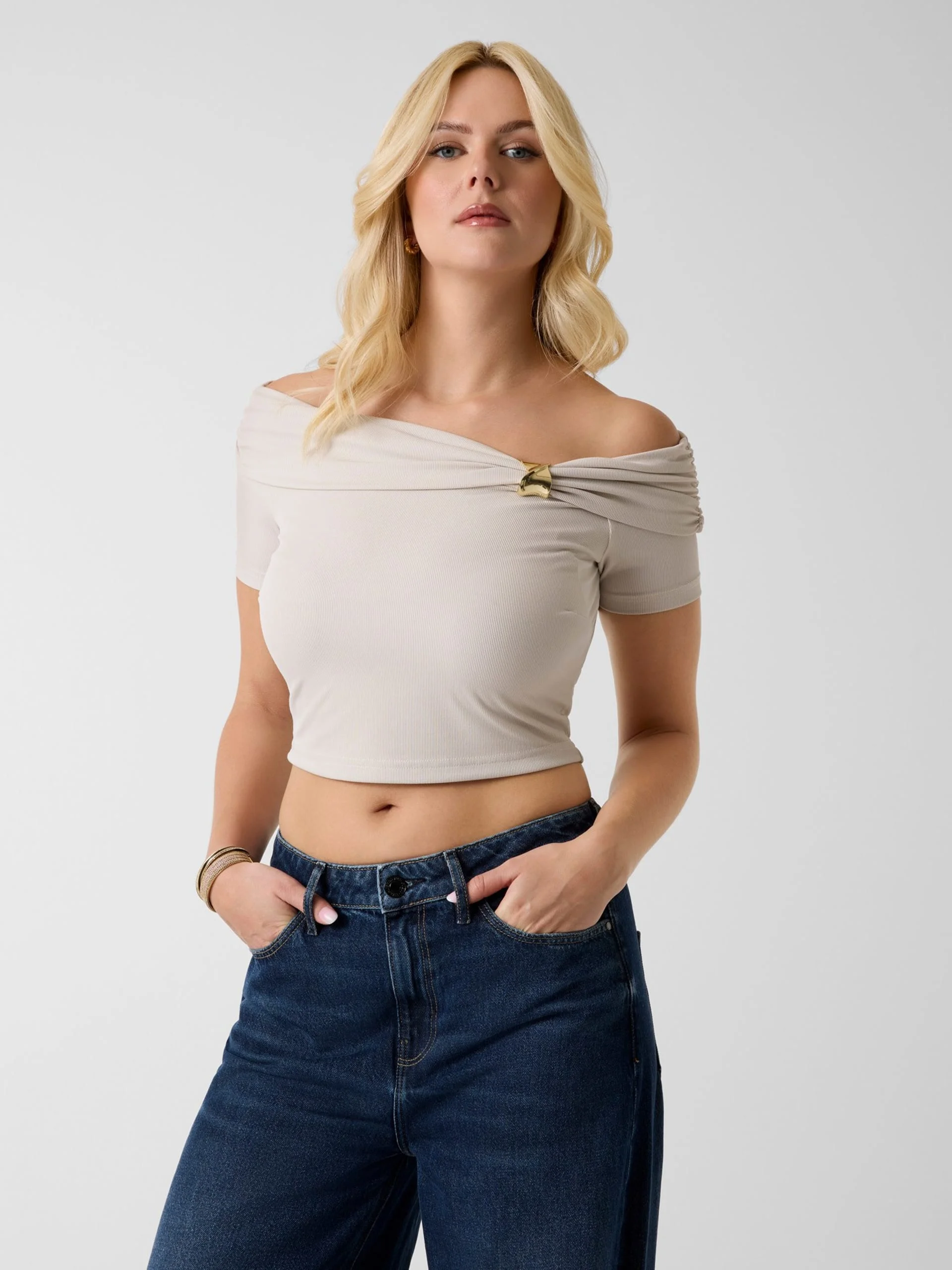 GUESS WOMAN Áo Trễ Vai Nữ - Brigitte Off Shoulder Top