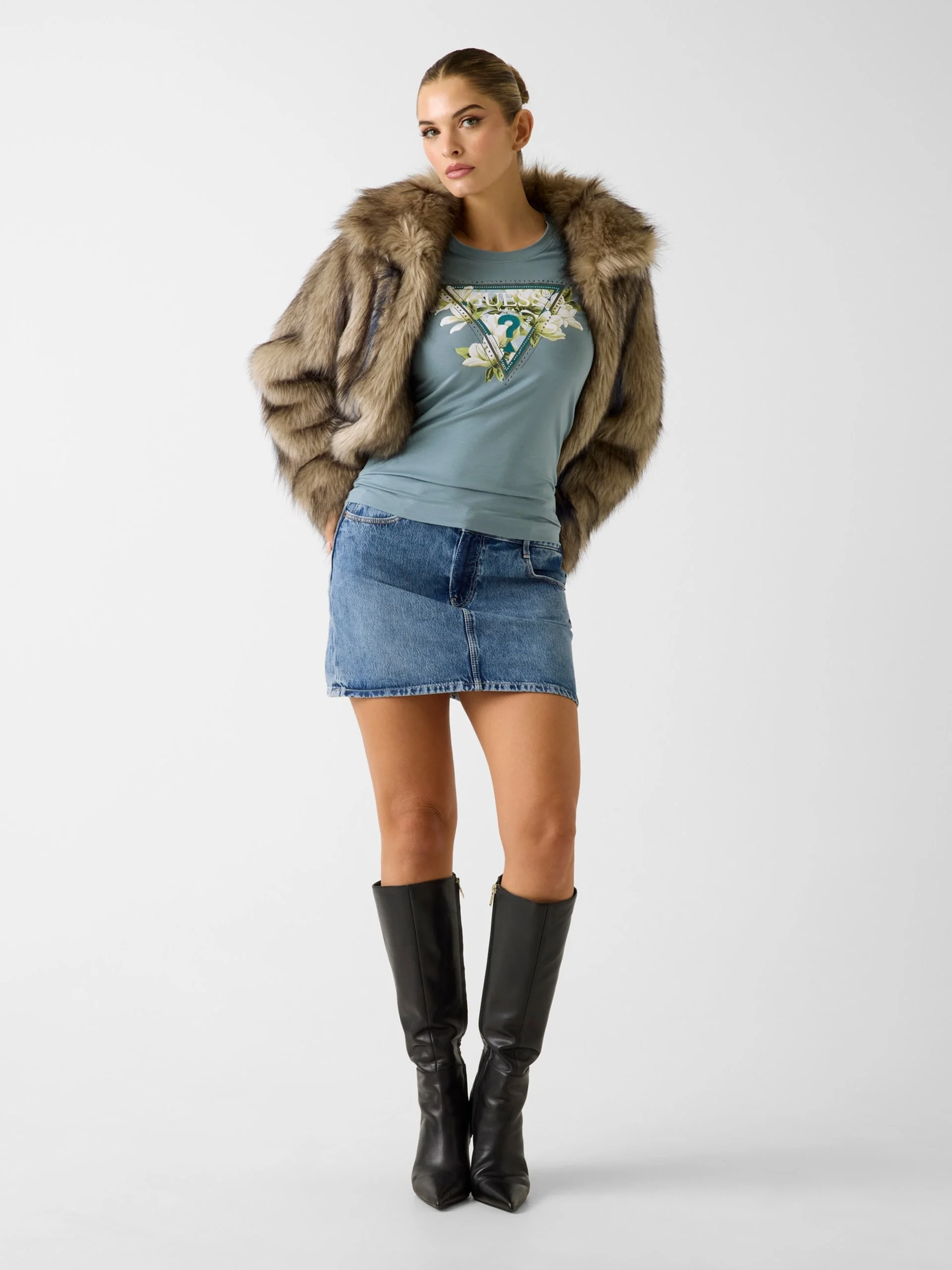 GUESS WOMAN Áo Thun Nữ - Ss Cn Camelia Triangle Tee